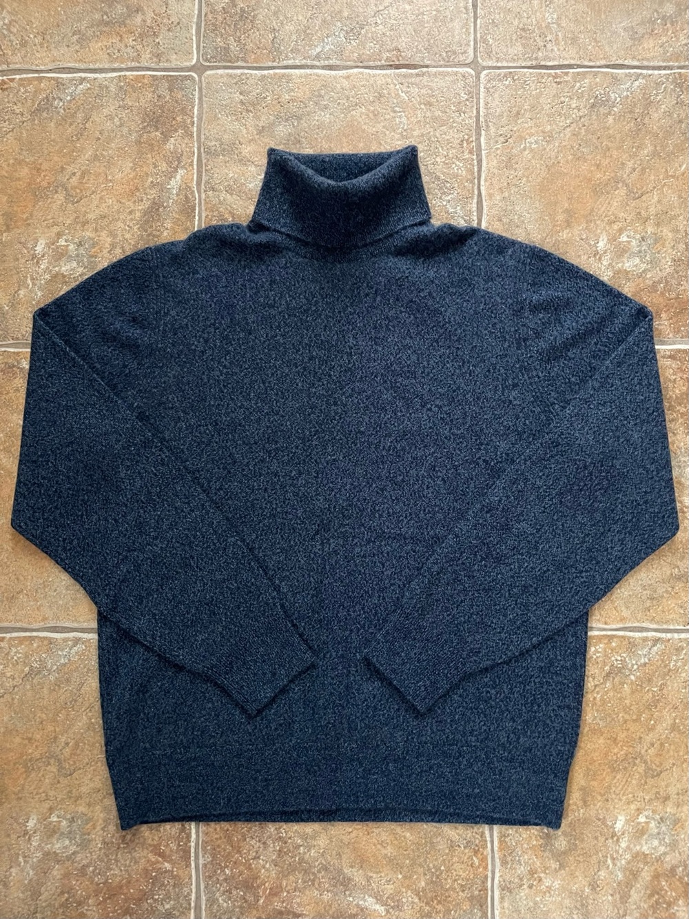 Todd Snyder Cashmere Turtleneck in Marled Navy
